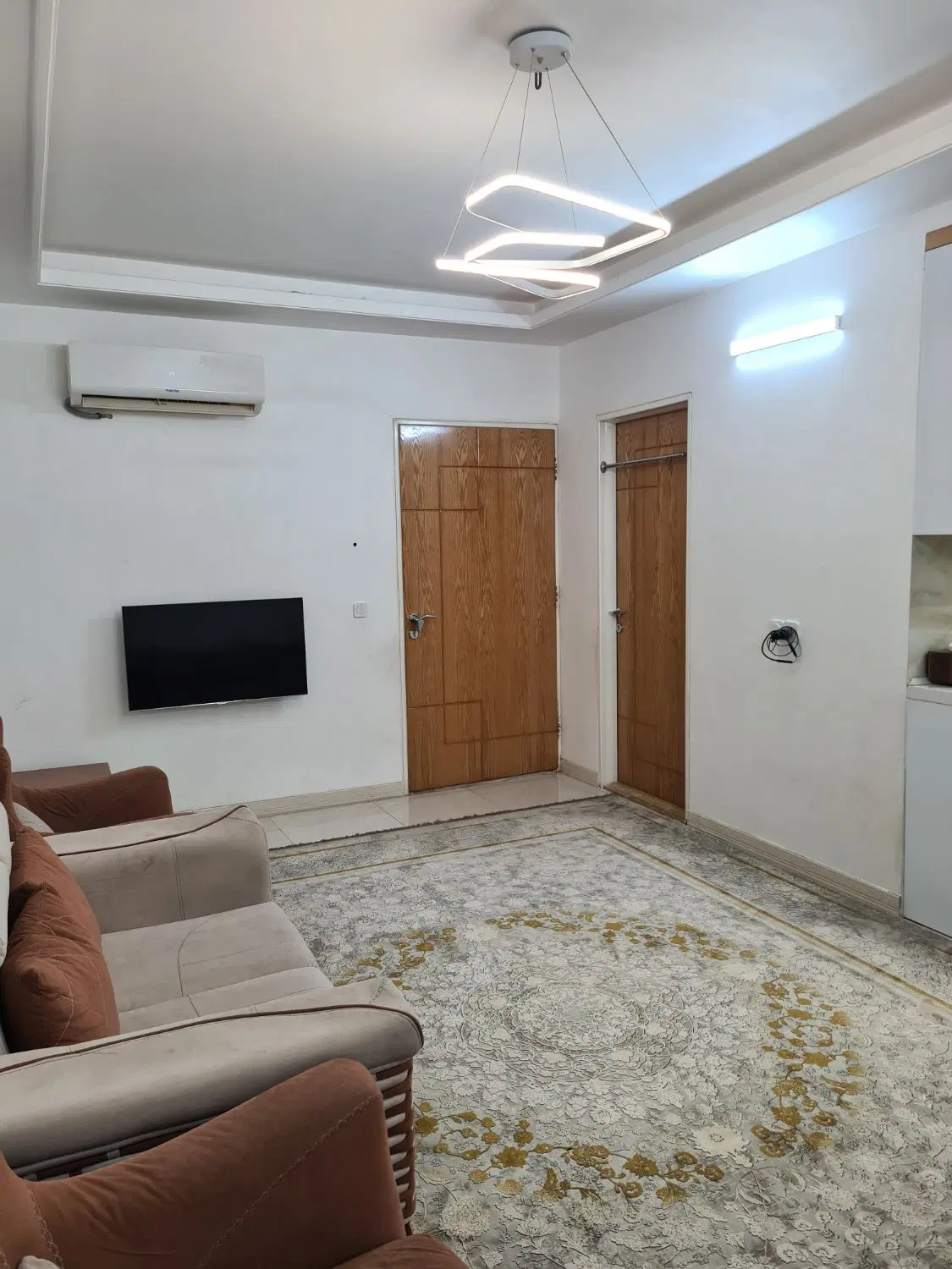 وسط قواره روبه فضای سبز