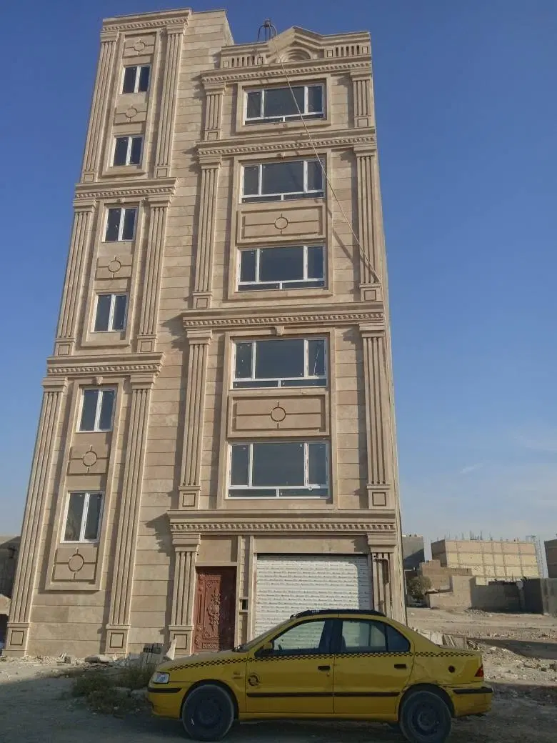 ساختمان مسکونی واقع در صفادشت