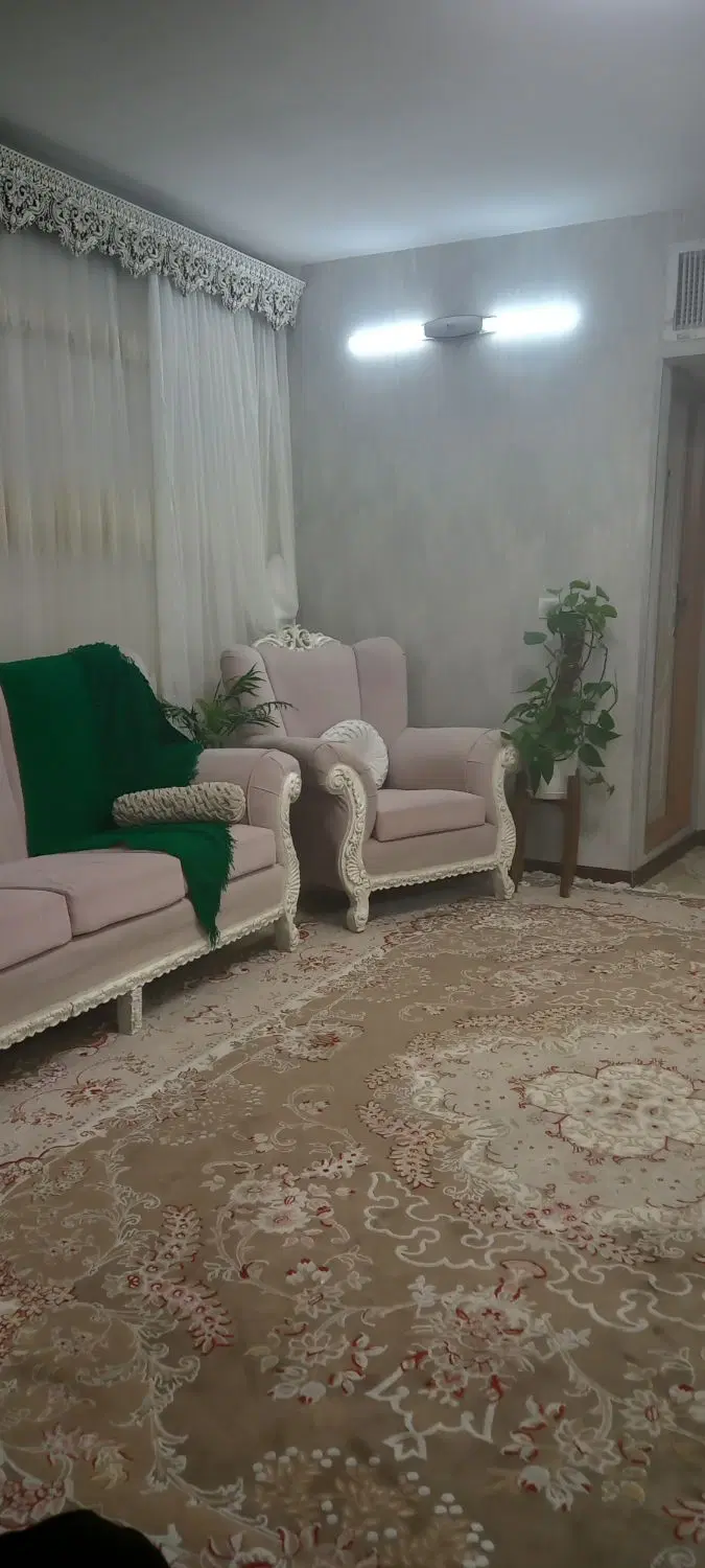 ملک فروشی