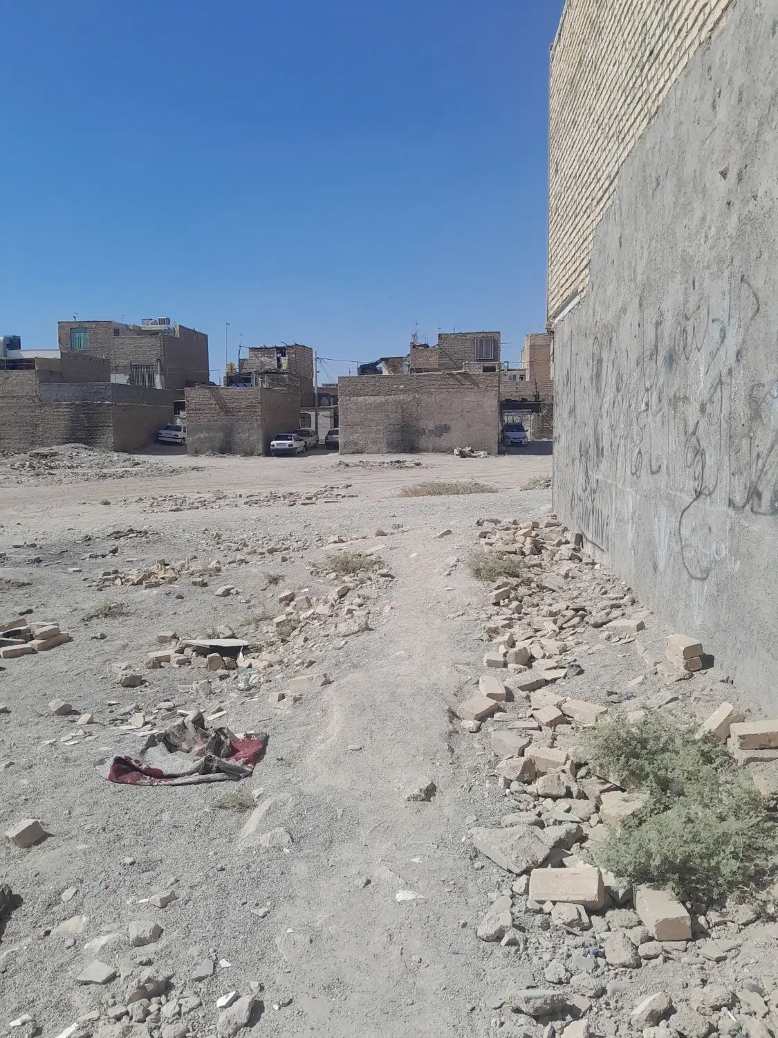 زمین ۶۵متری
