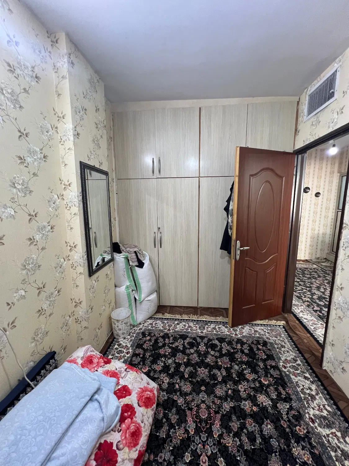 یک واحد خانه نوساز  شیک