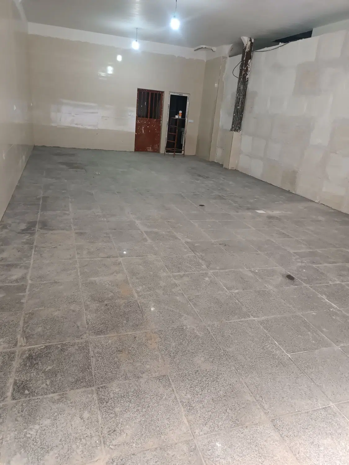 اجاره پارکینگ 100متری