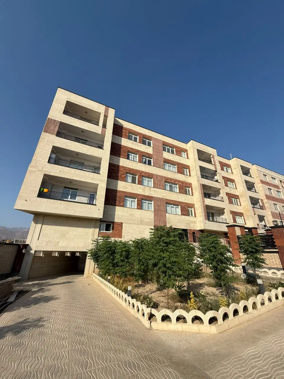 فروش آپارتمان ۱۱۲متری در کوی زنبق