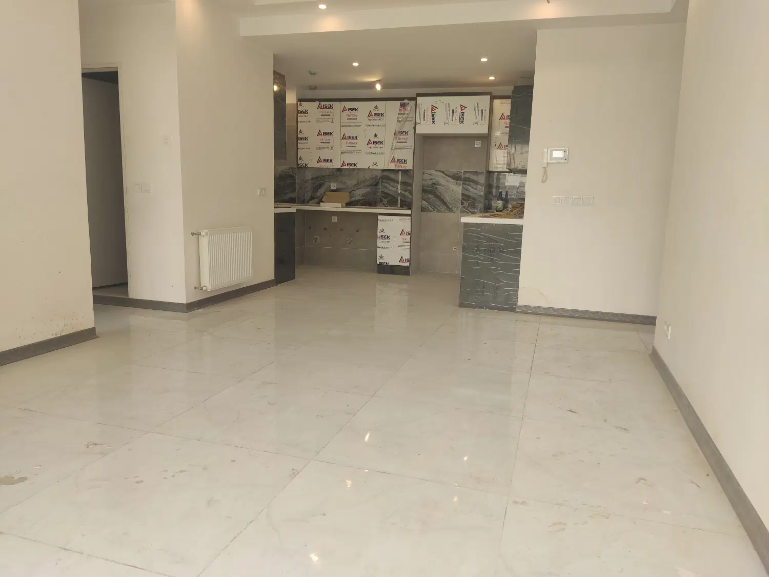 املاک 85 متر 2 خوابه فول امکانات نوساز آذربایجان