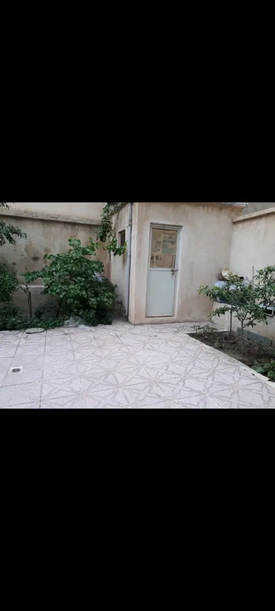 طبقه اول ویلایی حیاط دار