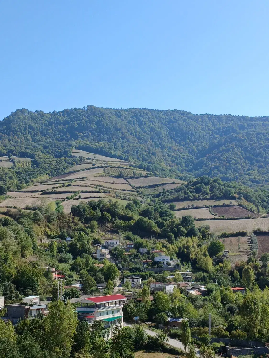 زمین مسکونی دونبش بهترین جای روستا قلعه چه