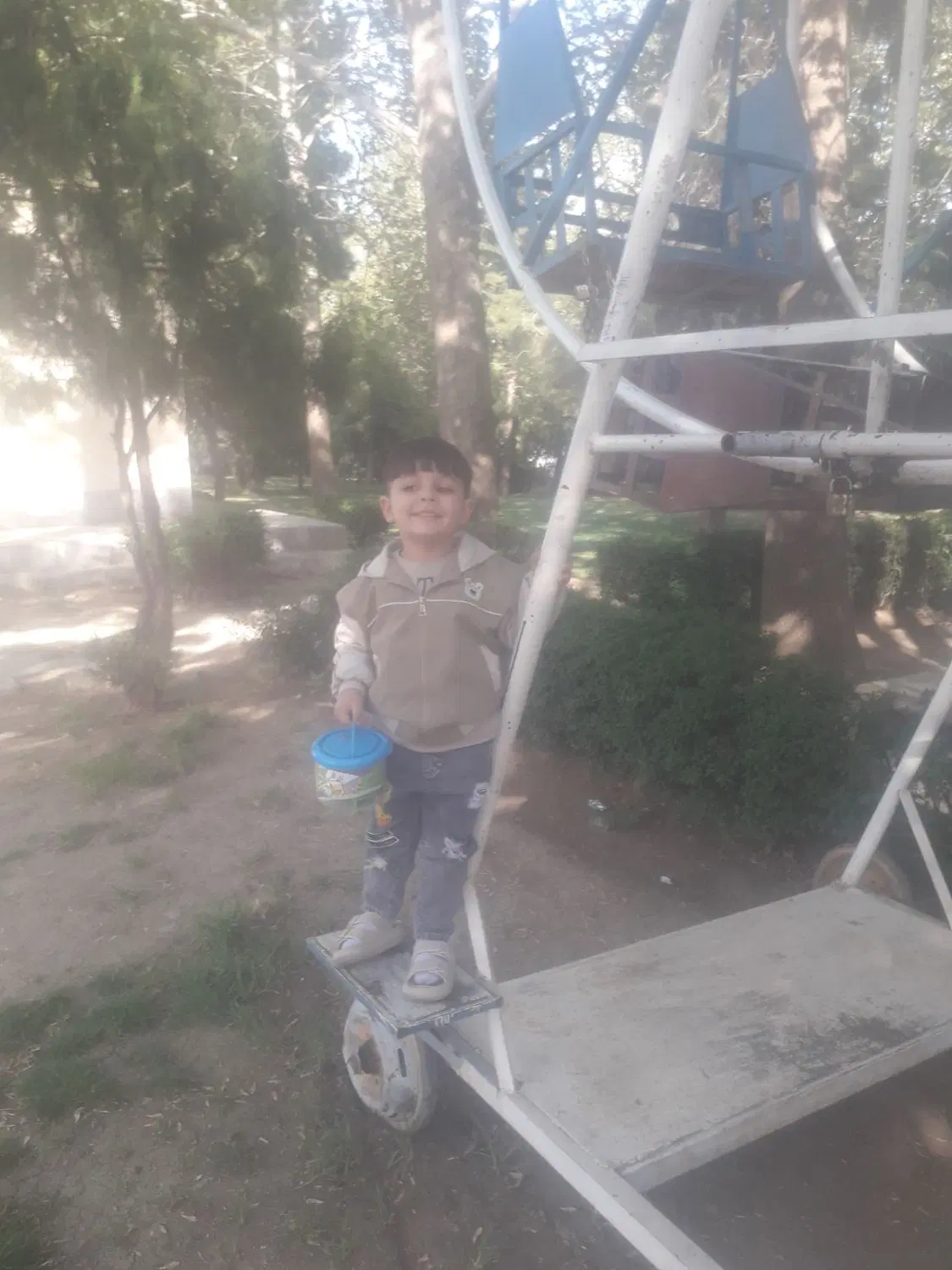 منزل مسکونی زمین ۲۲۰متر زیربنا ۱۸۶متر