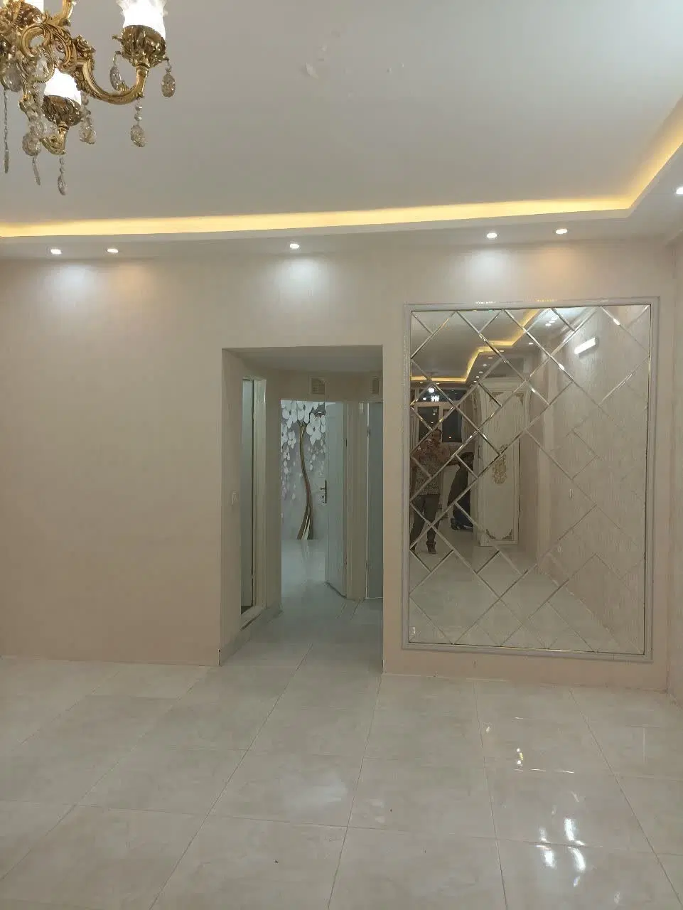 آپارتمان با پارکینگ و آسانسور