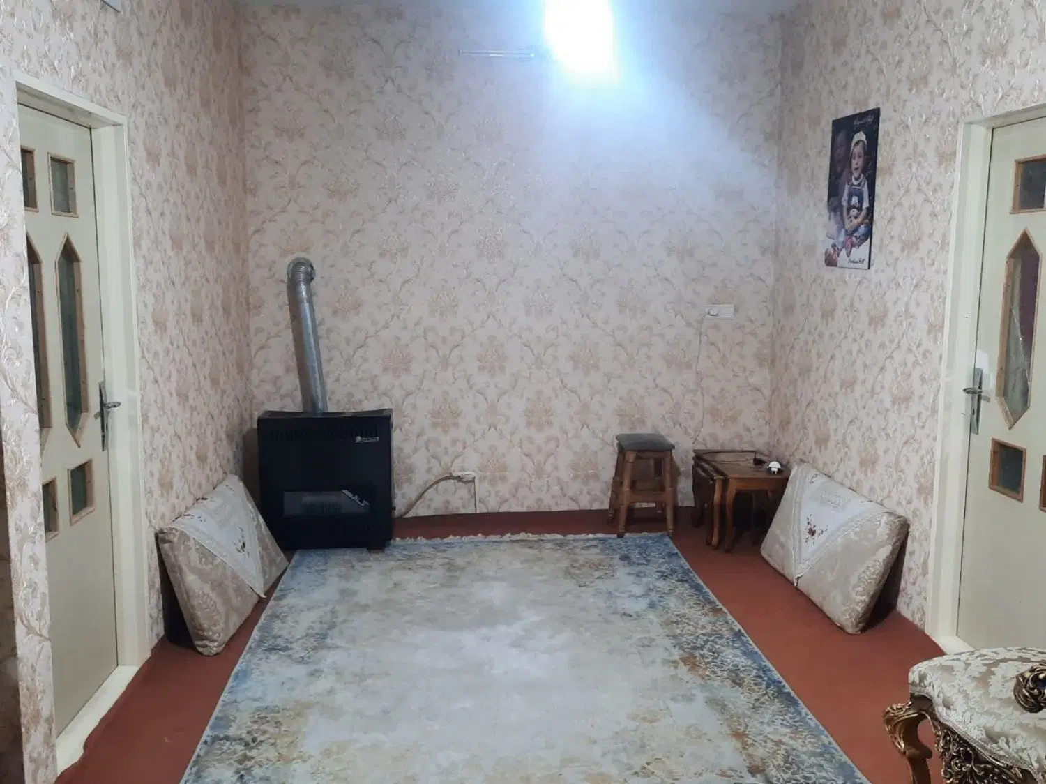 دوطبقه و‌‌ سه عدد‌مغازه تجاری