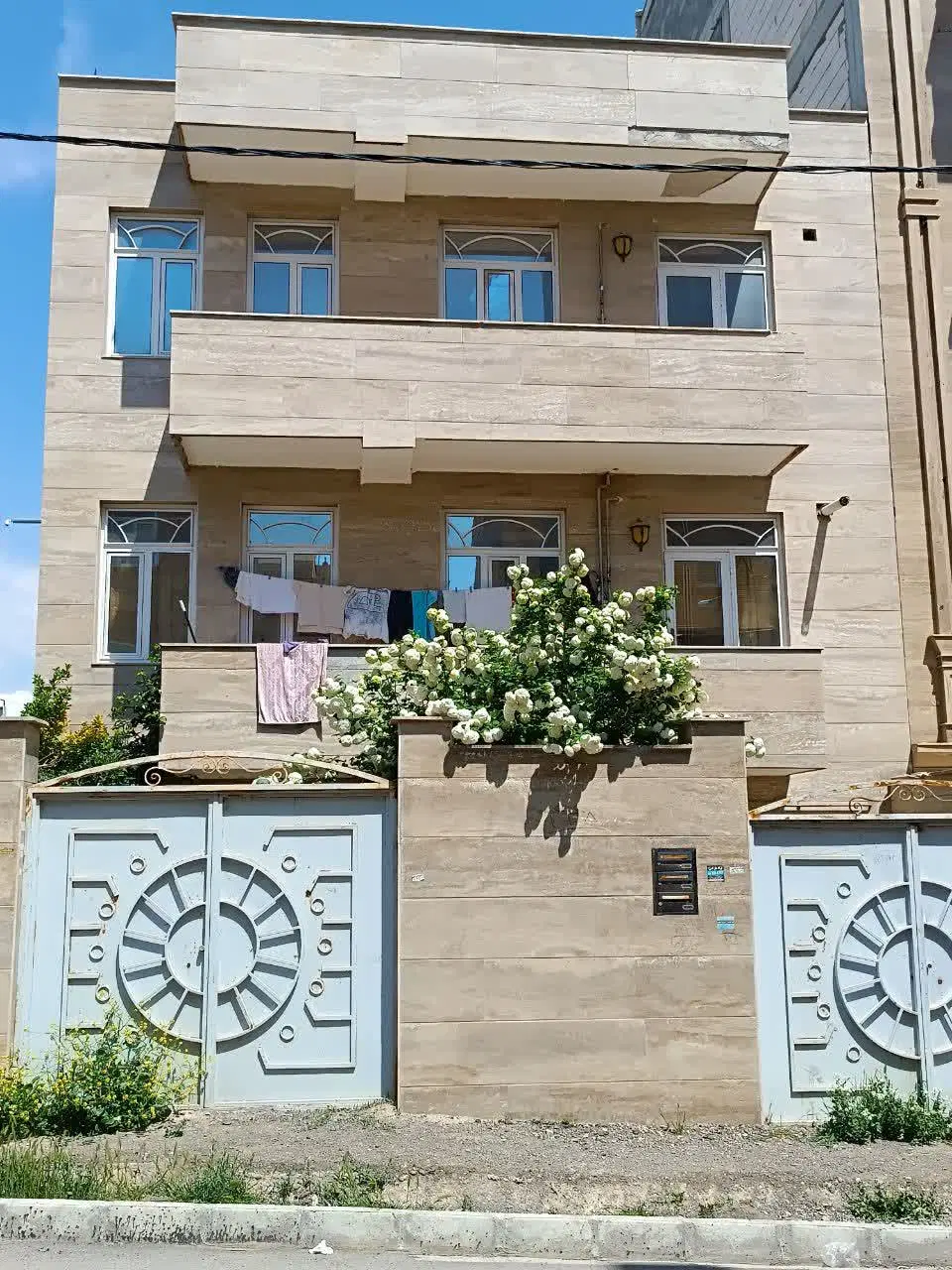 خانه ویلایی در شهرک ولیعصر