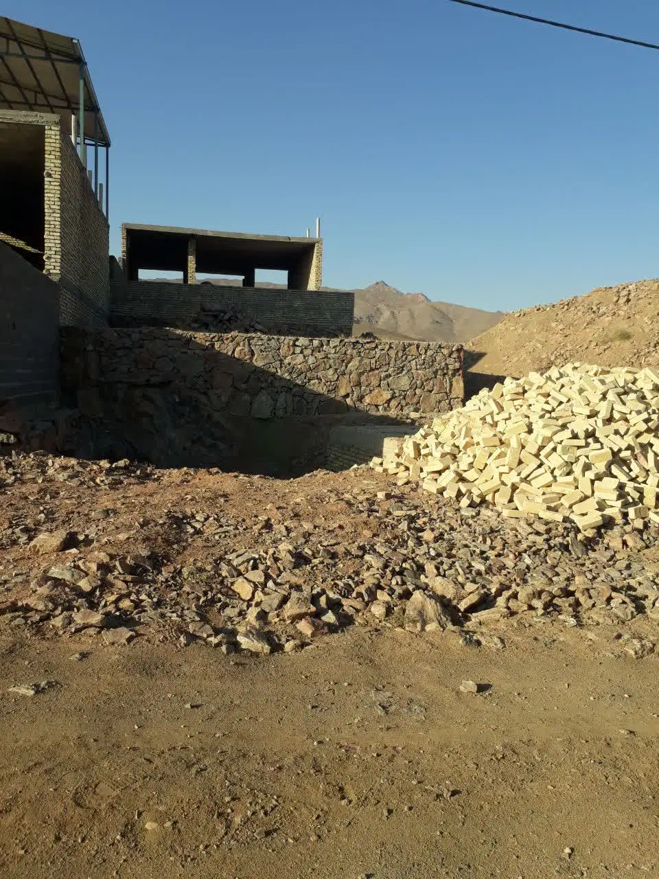 زمین نصراباد پیشکوه