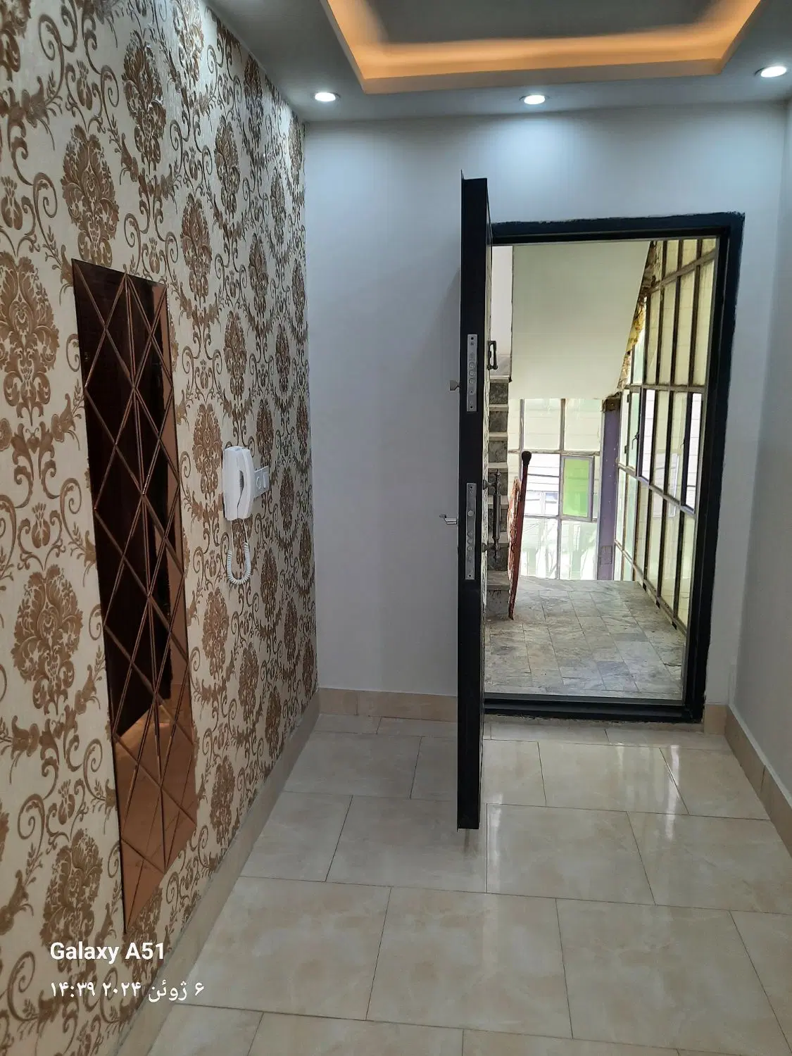آپارتمان ۸۵ متری شیک و تمیز