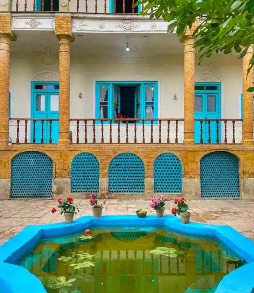 خانه مسکونی قزل عاشق خیابان اصلی
