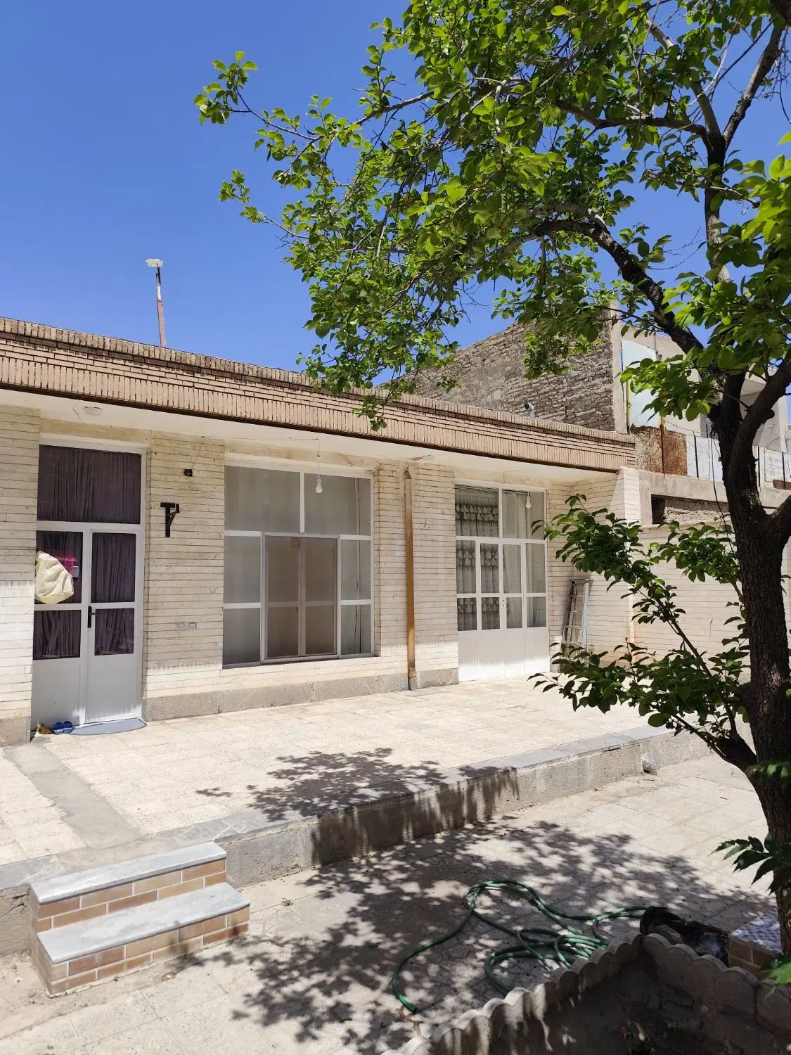 ویلای بازسازی شده خورشید
