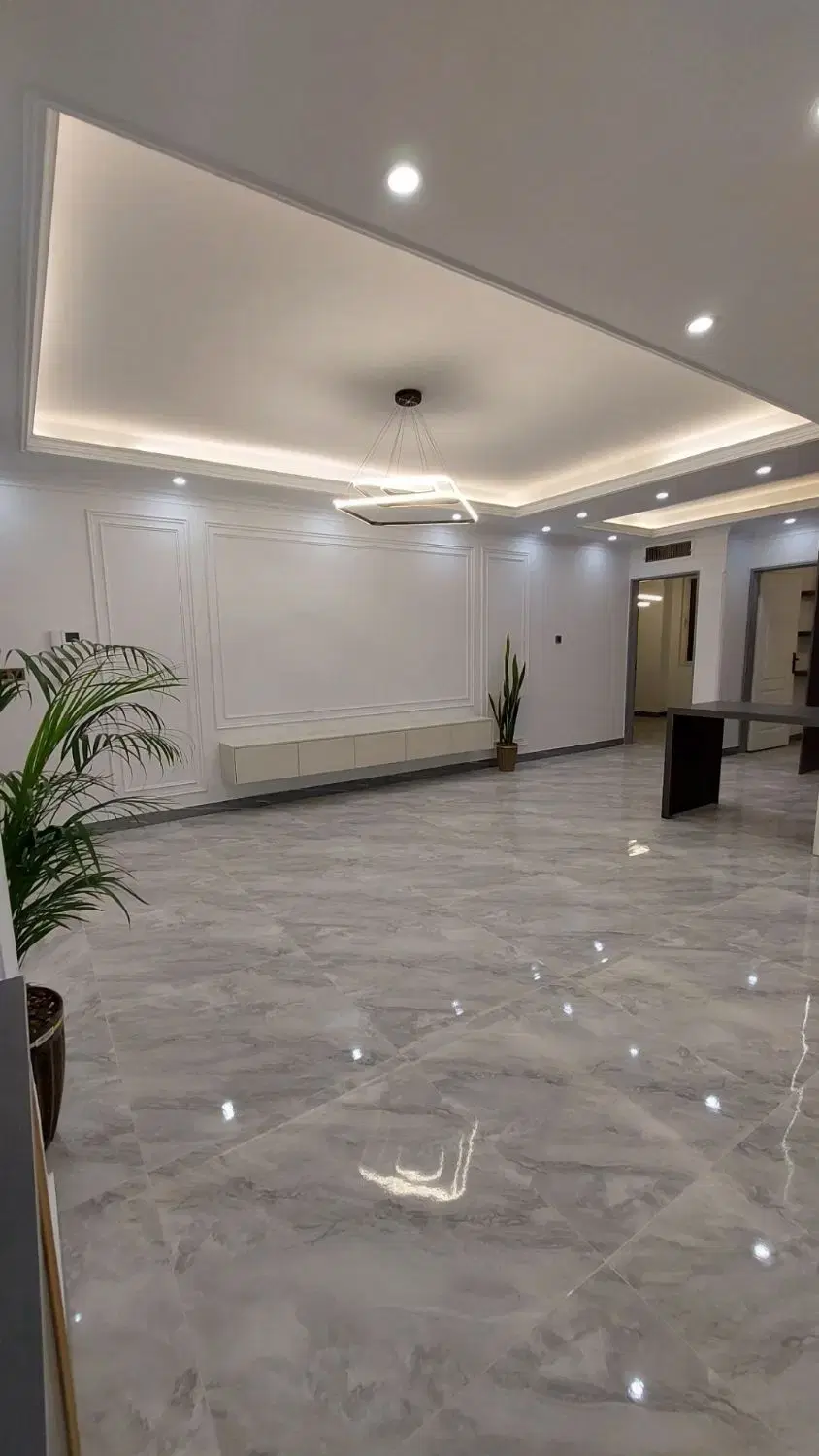 ۶۷متر۲خواب_نورگیر آکواریوم_روبه نما_پارکینگ سندی