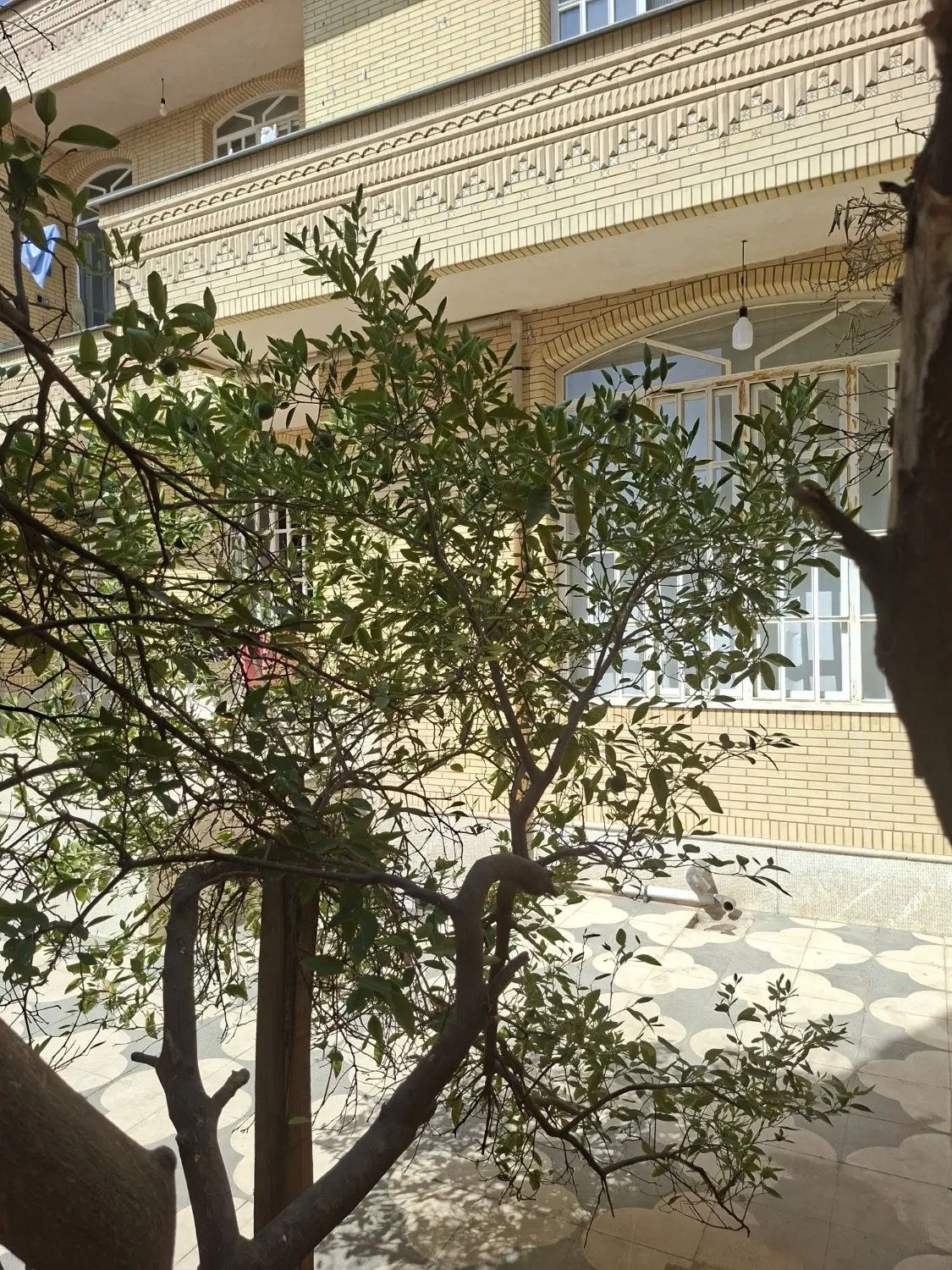 آپارتمان ویلایی با حیاط اختصاصی