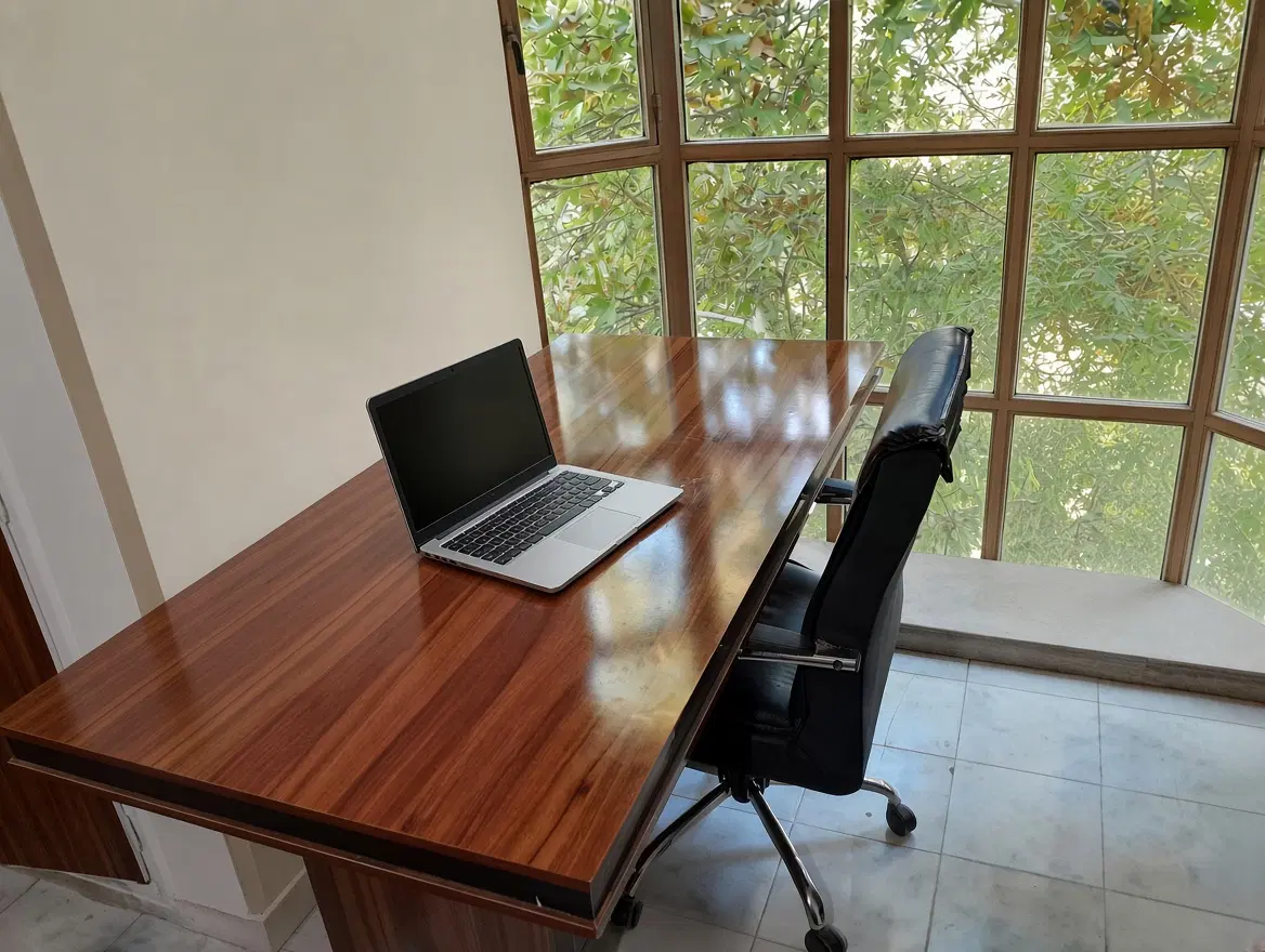 میز کار دفتر اداری اشتراکی مشترک اتاق فارکس تریدر