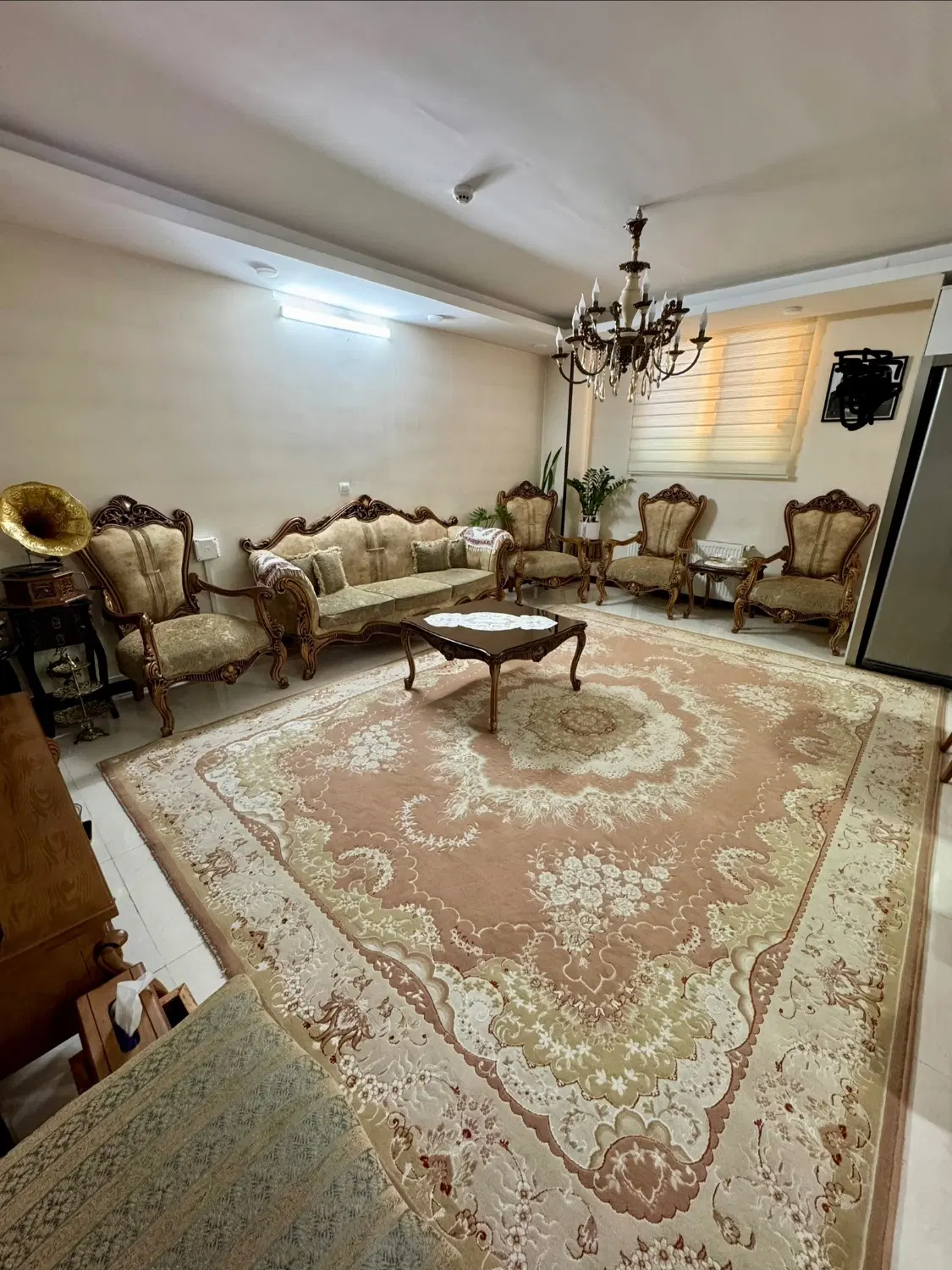 واحد ۷۰ متری شهرک کاوه