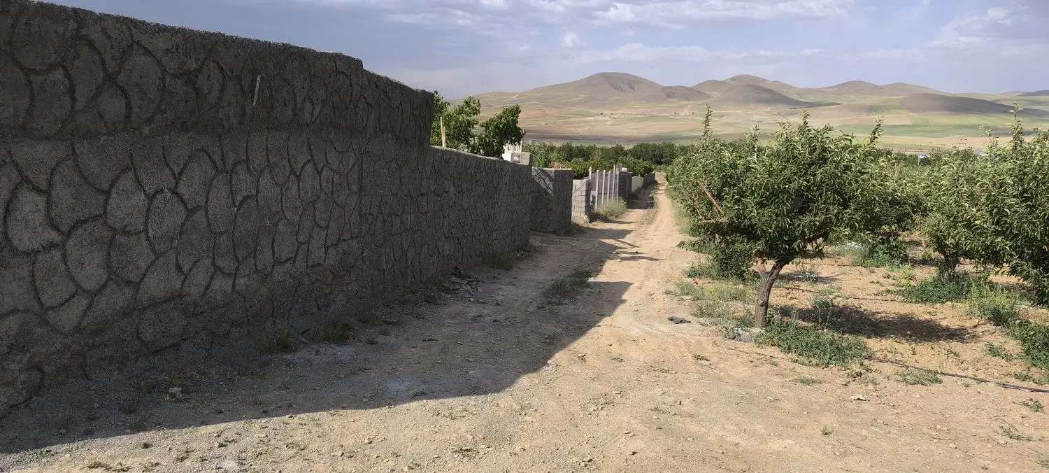 باغ۱۰۰۰متری تا۱۰هزارمتری حاجی آباد جاده ملایر