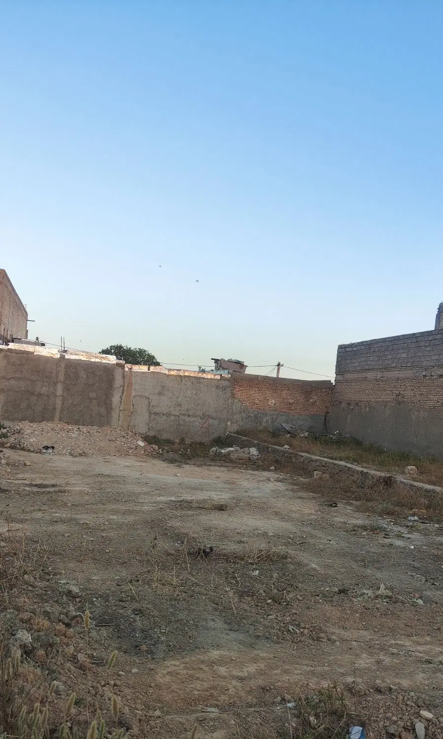 زمین مسکونی