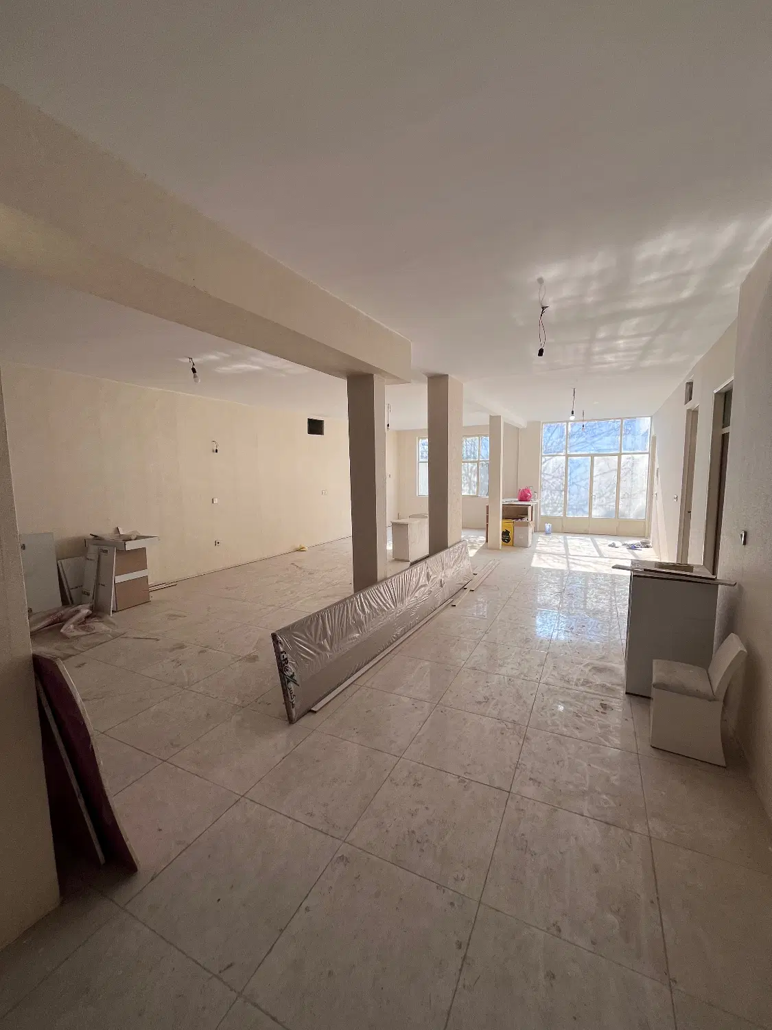 دربستی ۳۶۰ متری با پارکینگ و انباری و حیاط