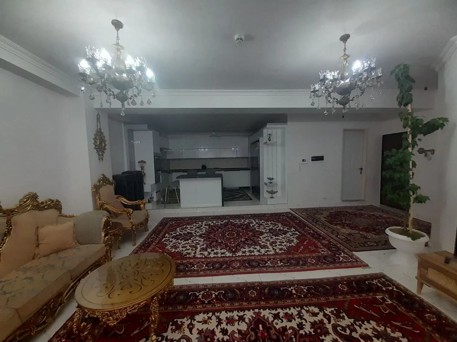 اجاره آپارتمان لوکس 100متری منجم