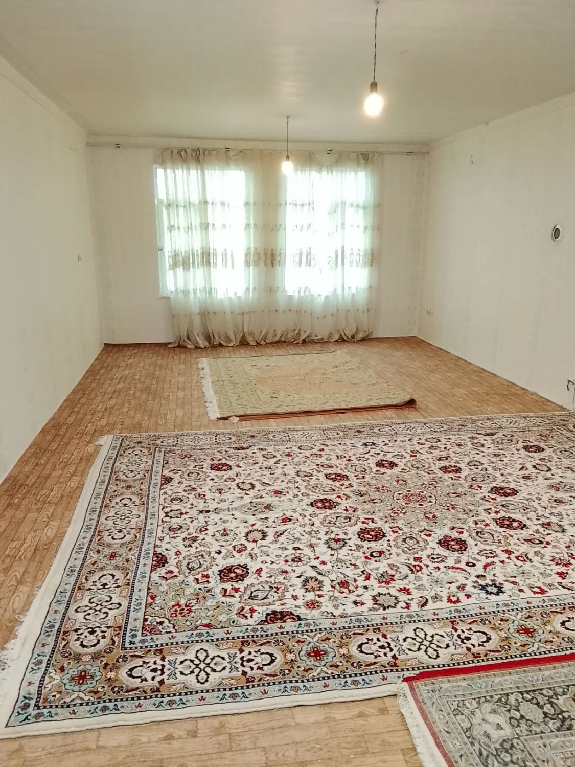 اجاره آپارتمان یک خوابه دارای حیاط خلوت