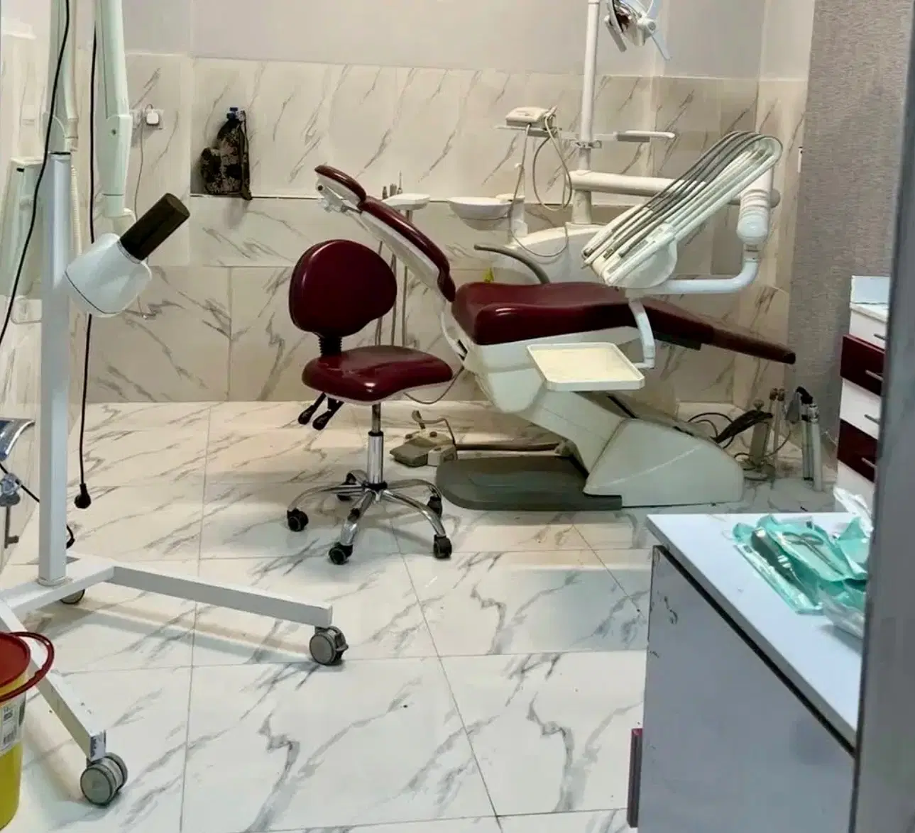 اجاره اتاق تجهیز‌شده از مطب لوکس دندانپزشکی منطقه1