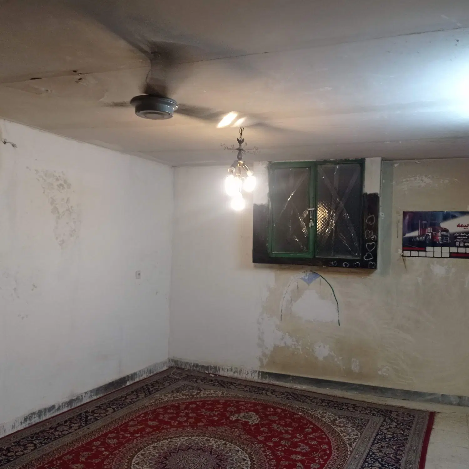 سوئیت ۴۰متری خ امام خمینی روبروی تابلو خانه اصفهان