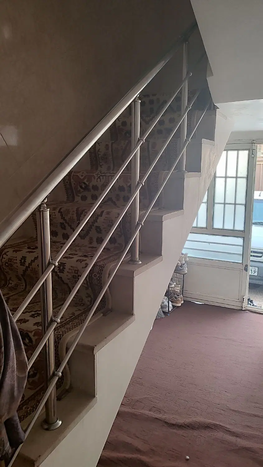 خانه مسکونی همکف 120متر سه طبقه