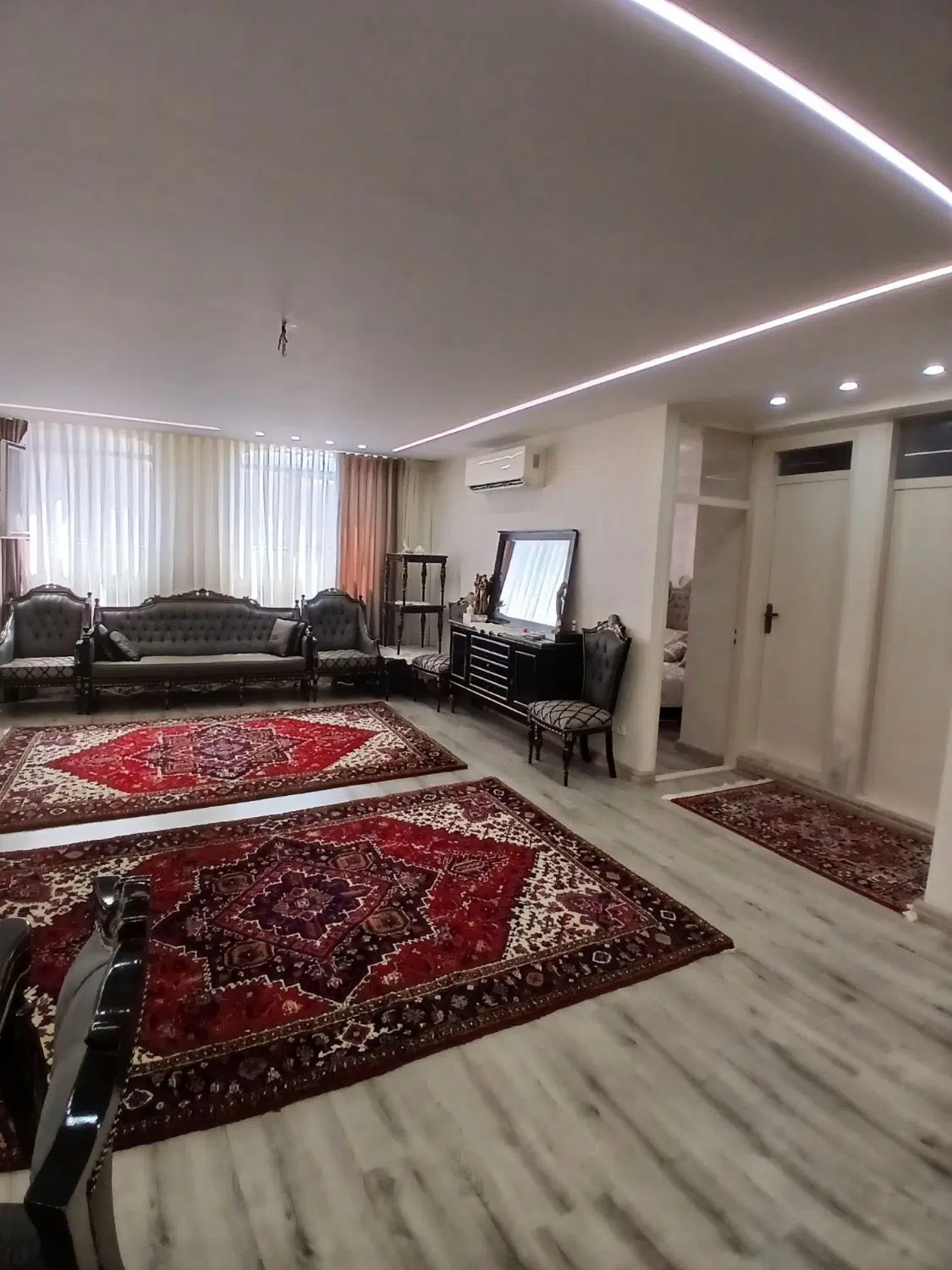 آپارتمان تک واحدی
