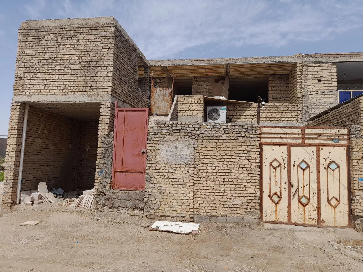 خانه دو طبقه ۲۰۰ متری