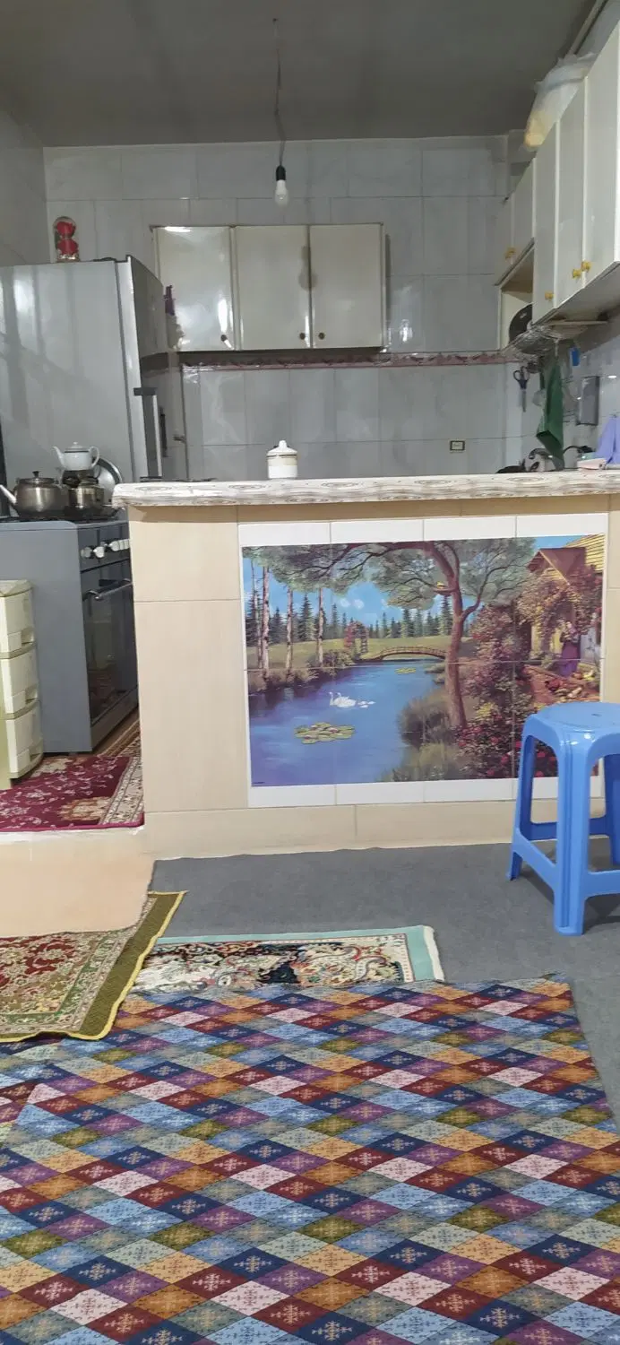 ساختمان دو طبقه 95متر جای پارک ماشین جلو درب.