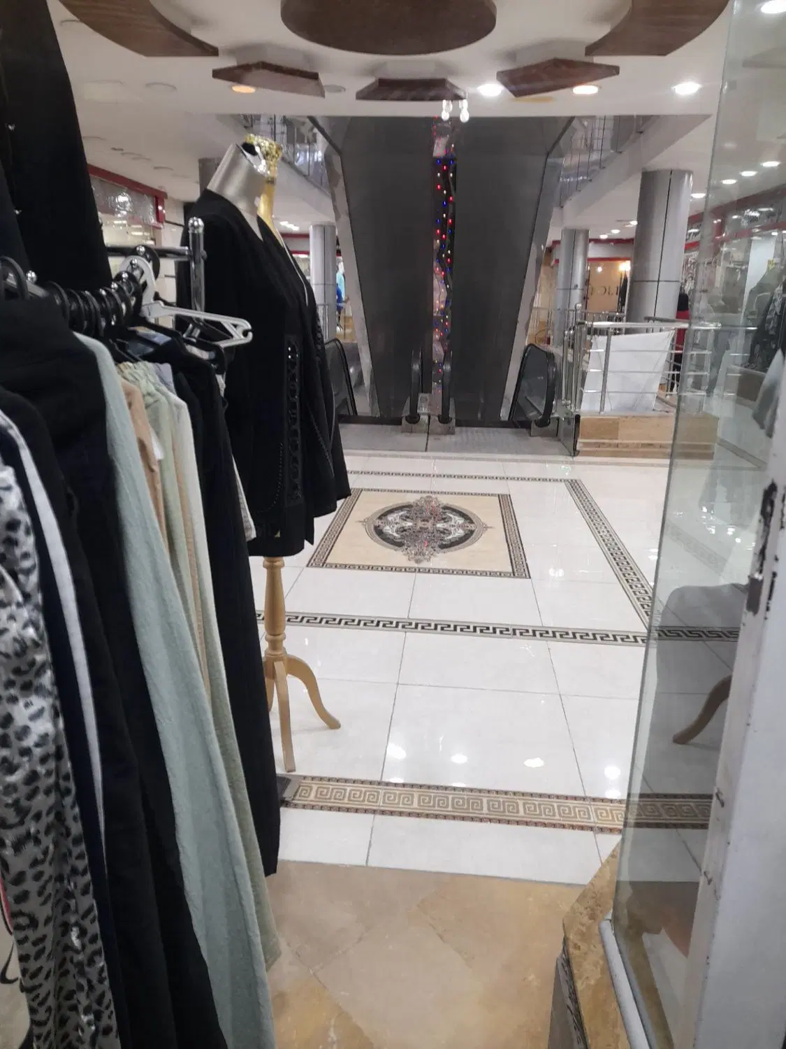 مغازه تجاری