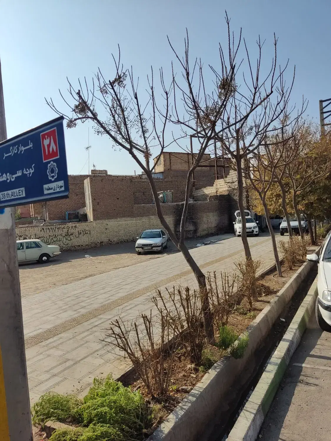 120مترزمین تجاری دونبش میدان امام بر خیابان کارگر