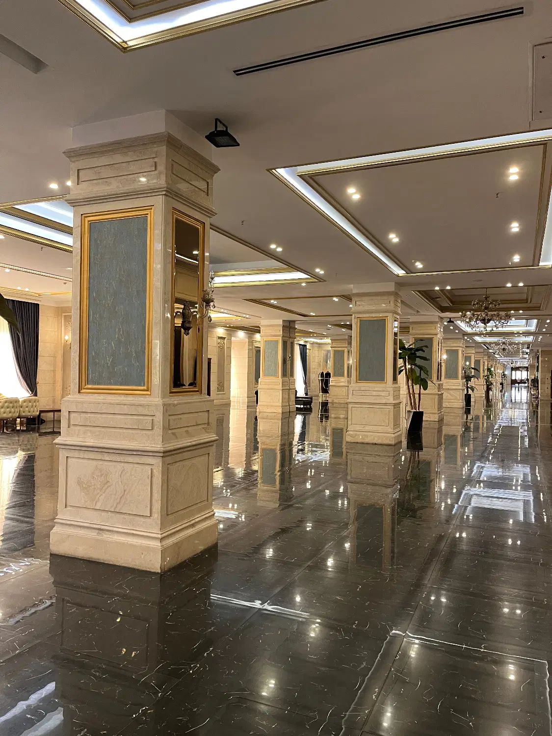 رونیکا پالاس هروی(مژده)
