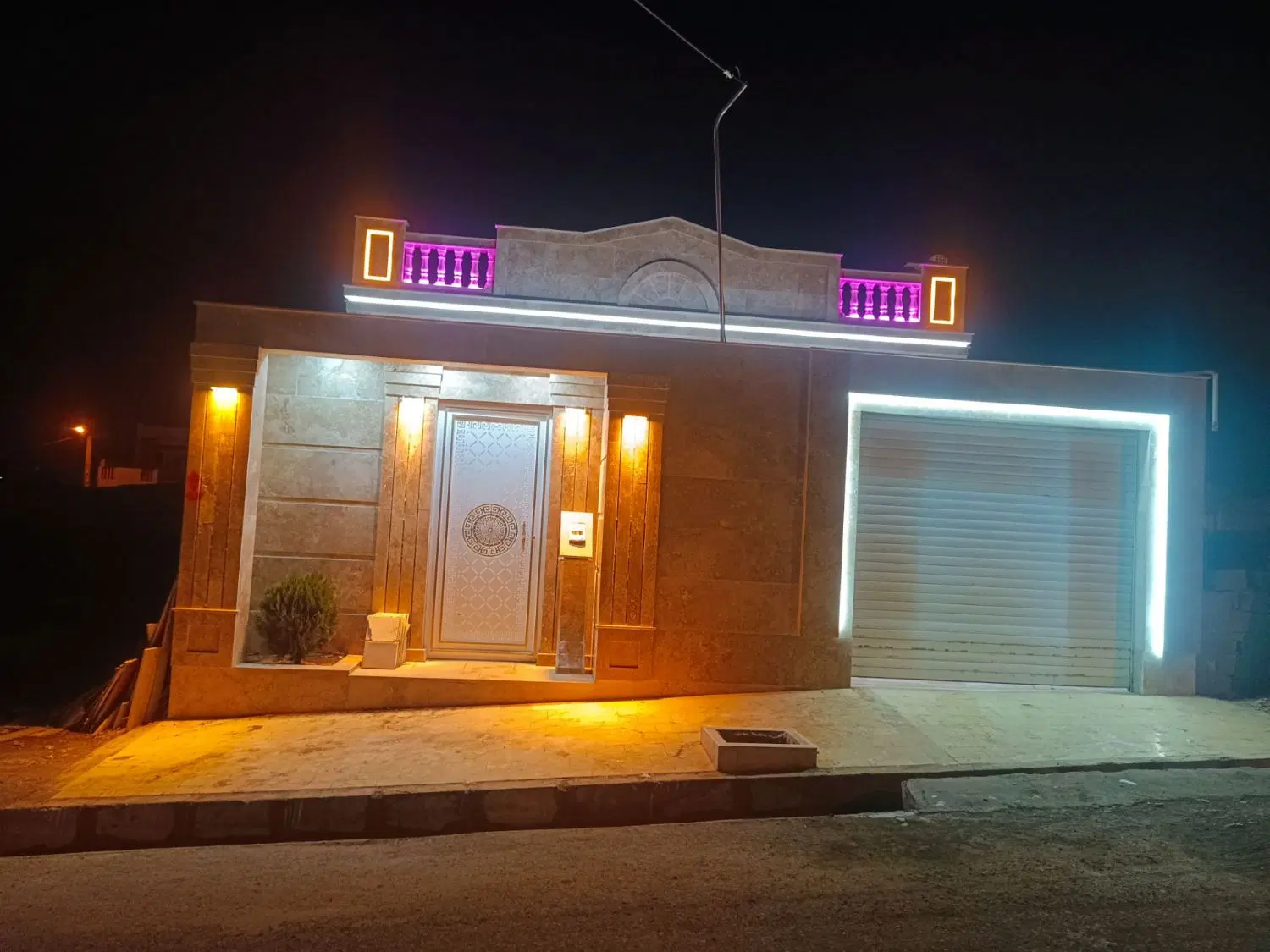 منزل ویلایی واقع در حاجی آباد