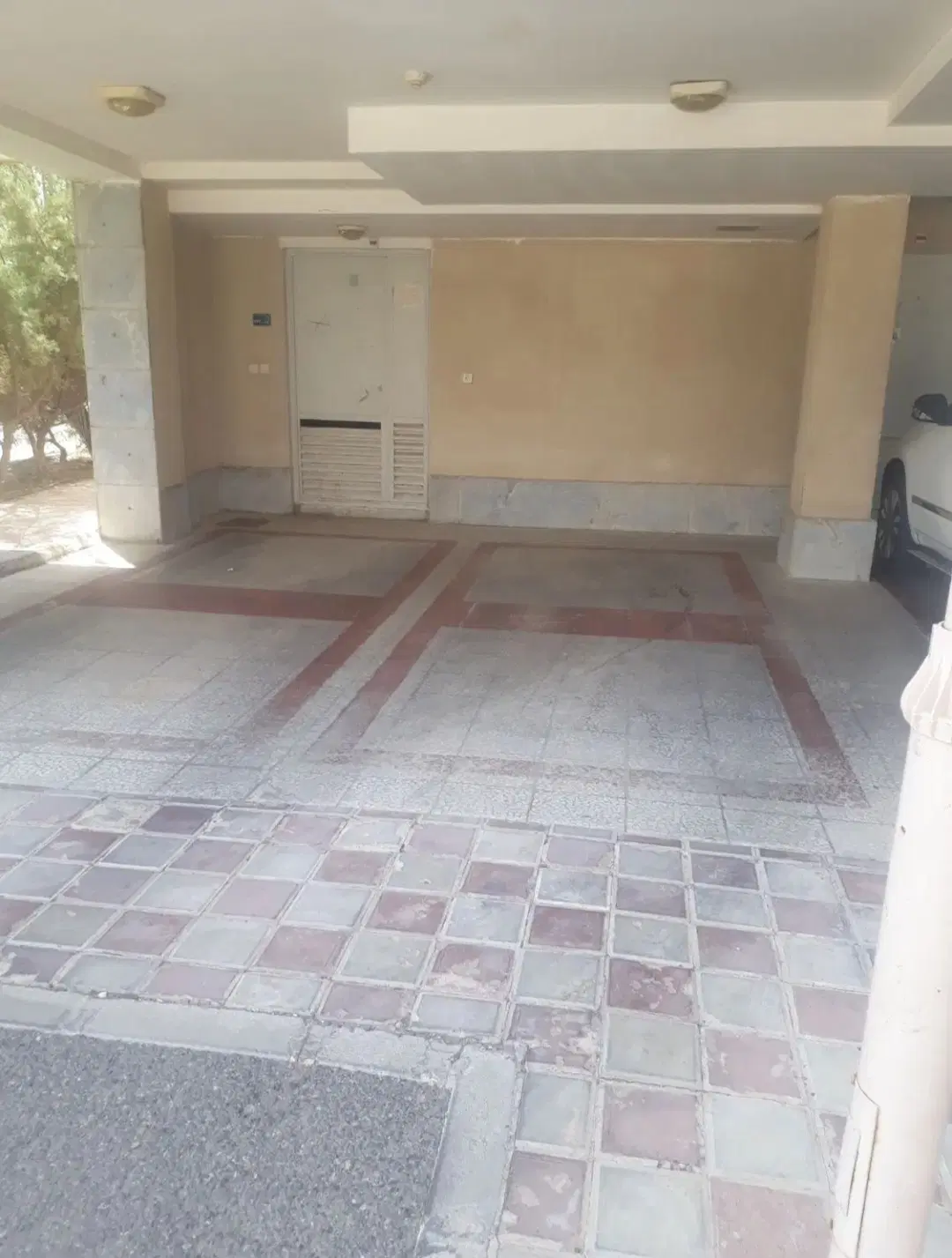 اجاره پارکینگ در مجتمع