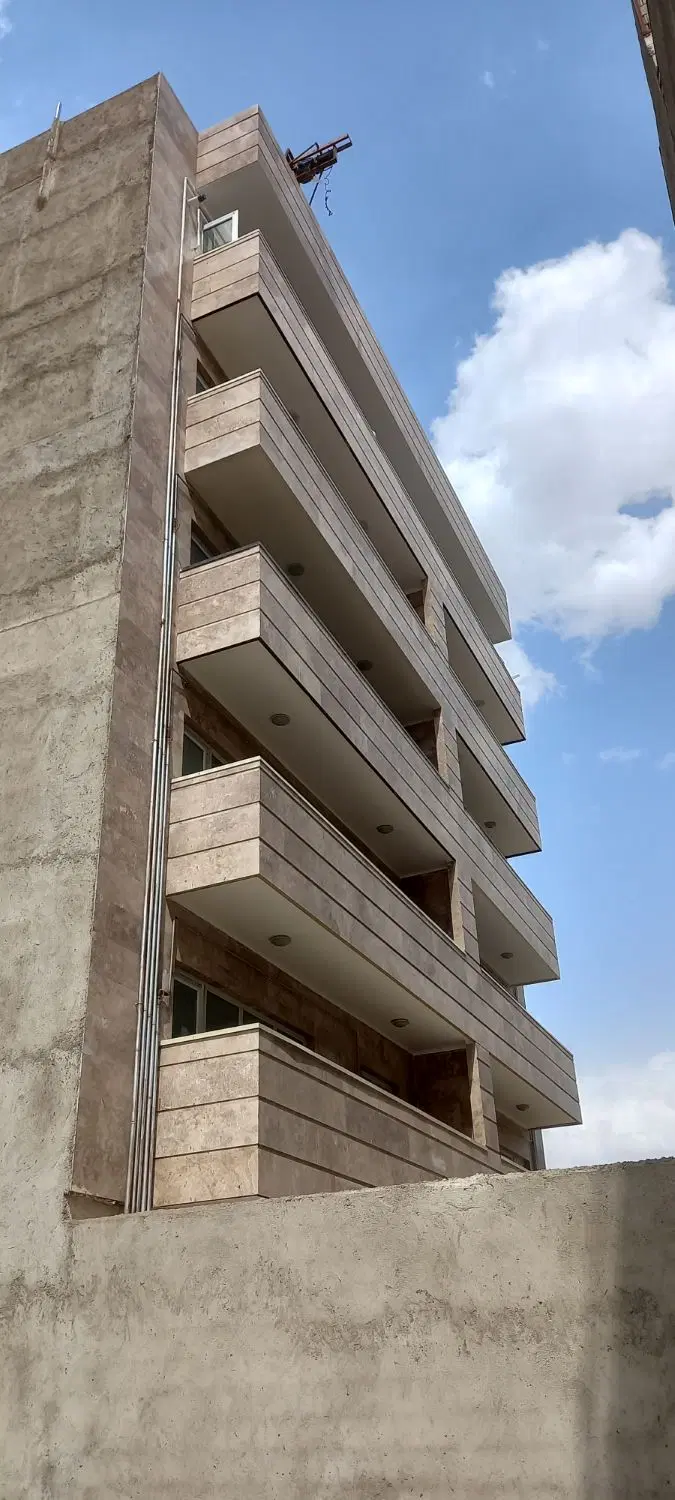اپارتمان ۲خوابه ۱۳۰متر ولیعصر کوی استانداری