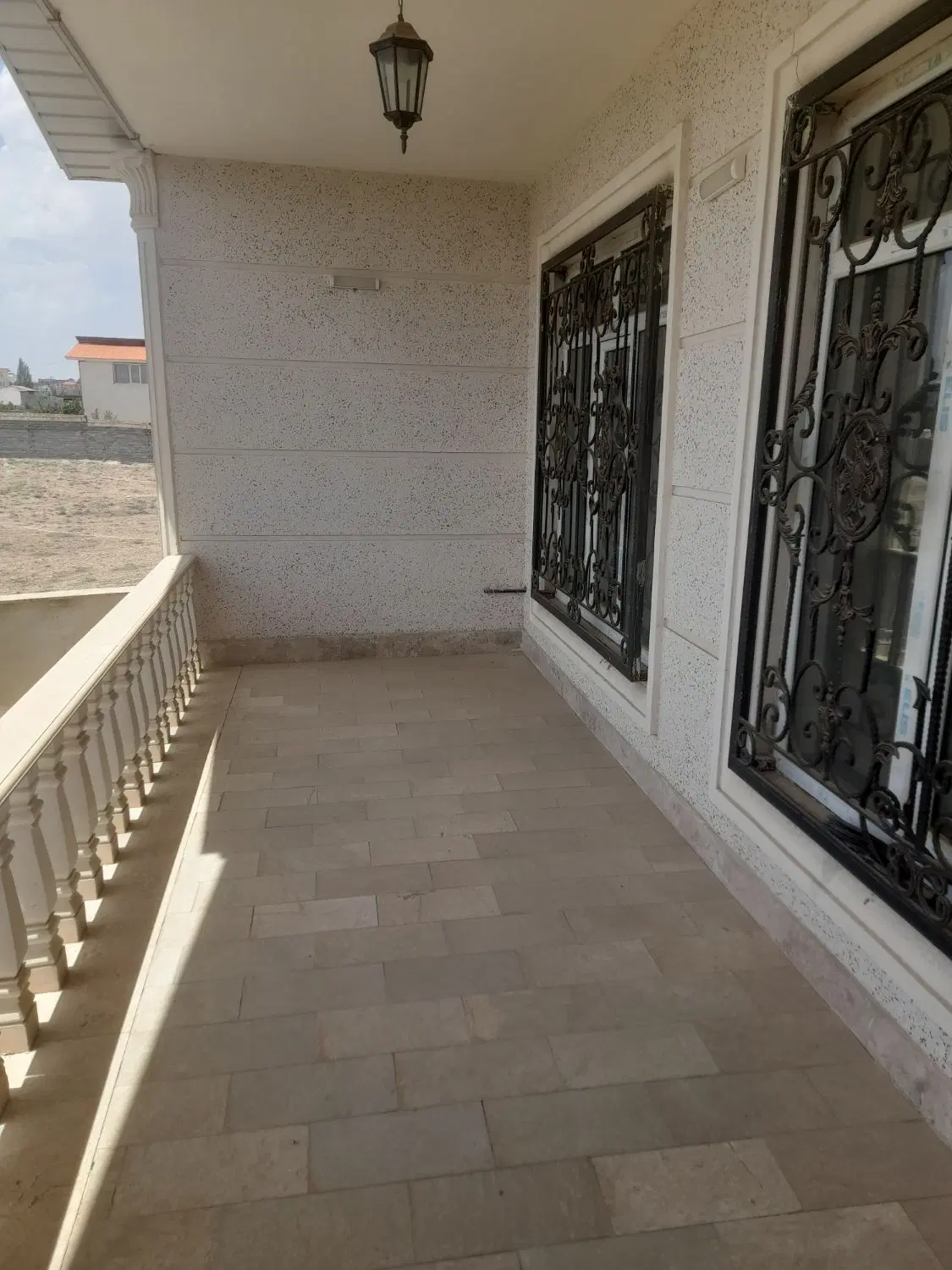 ۳۴۰ متر زمین ۸۰ متر بنا آبسرد