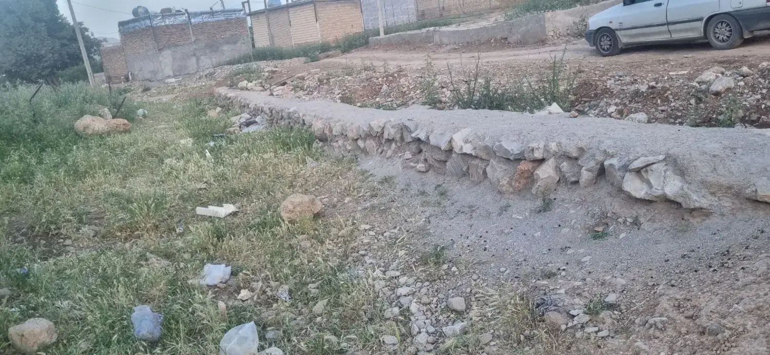 زمین قلعه سنگی