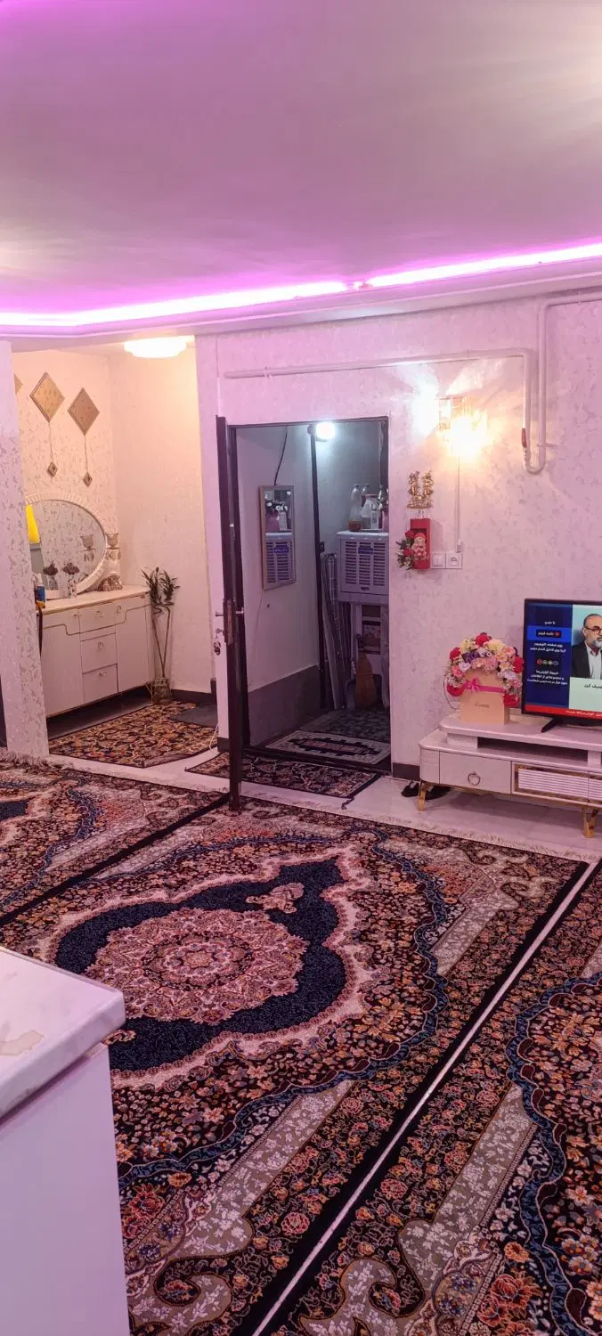 آپارتمان تک واحدی