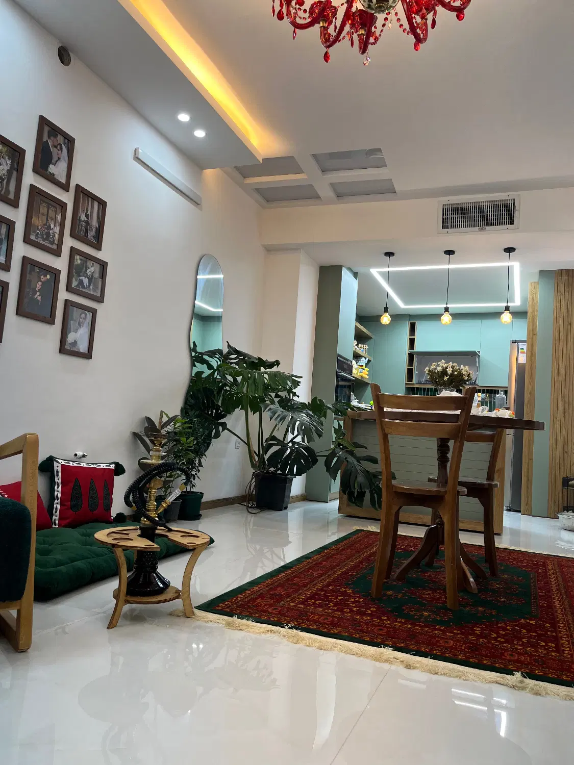 خانه دو طبقه حیاط دار