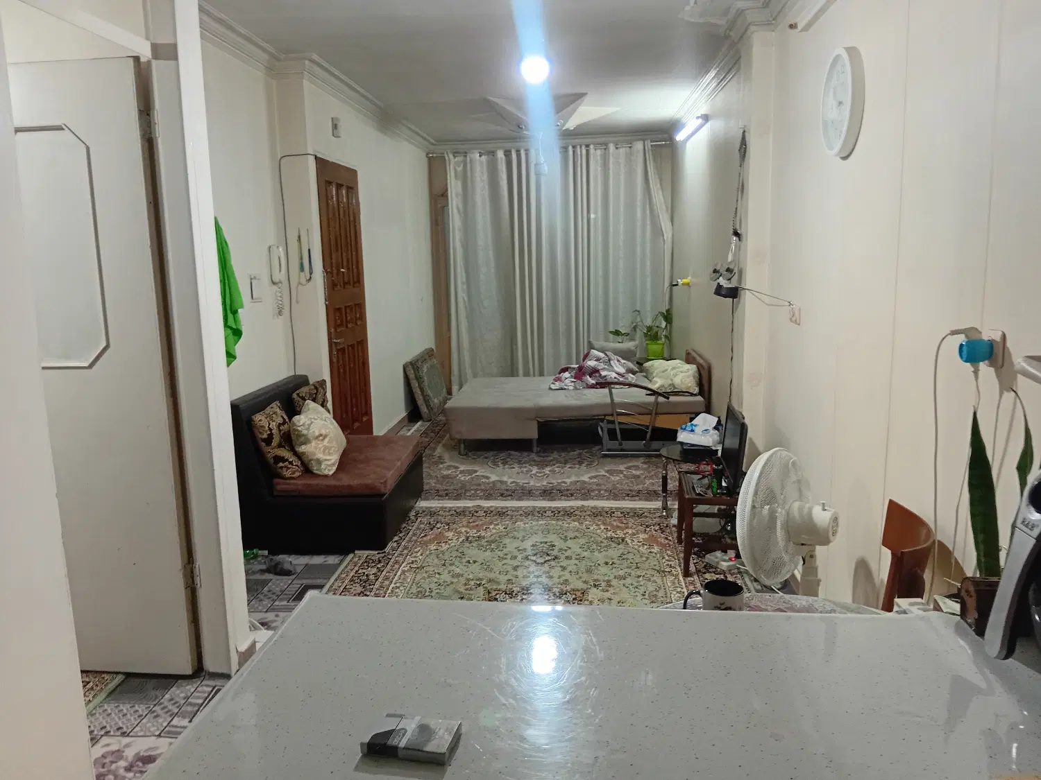 اجاره واحد ۴۰ متری با پارکینگ و انباری