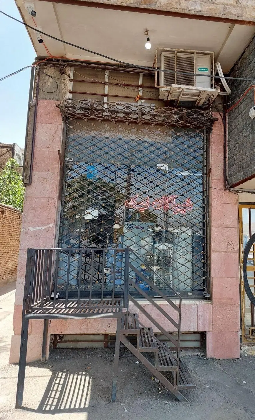 رهن و اجاره مغازه ۴۰ متری