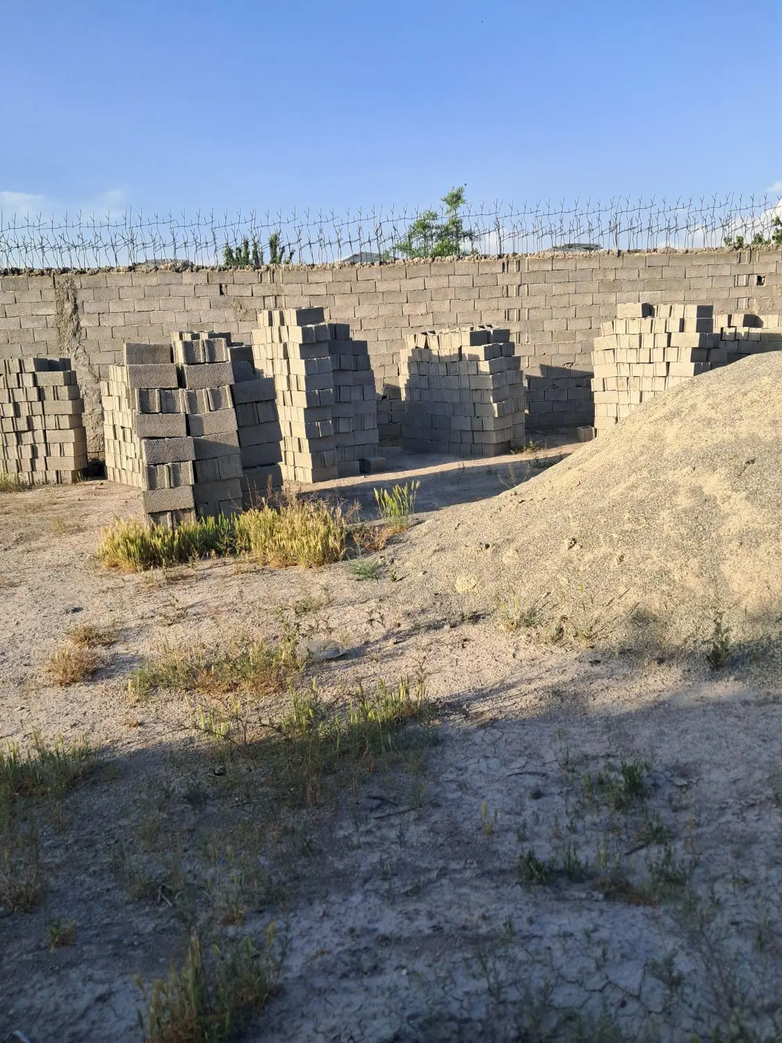 زمین برای ساخت باغچه