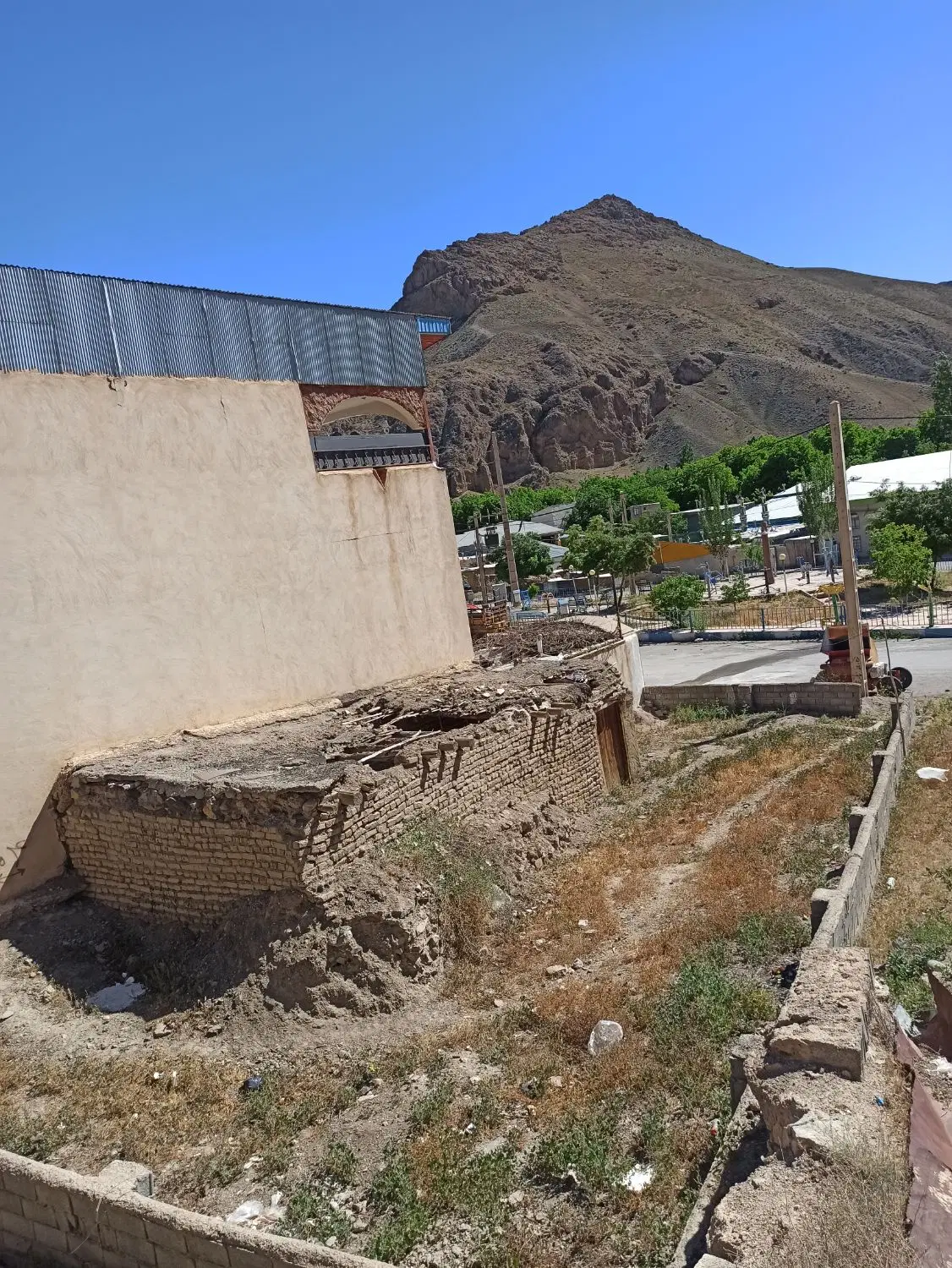 زمین مسکونی