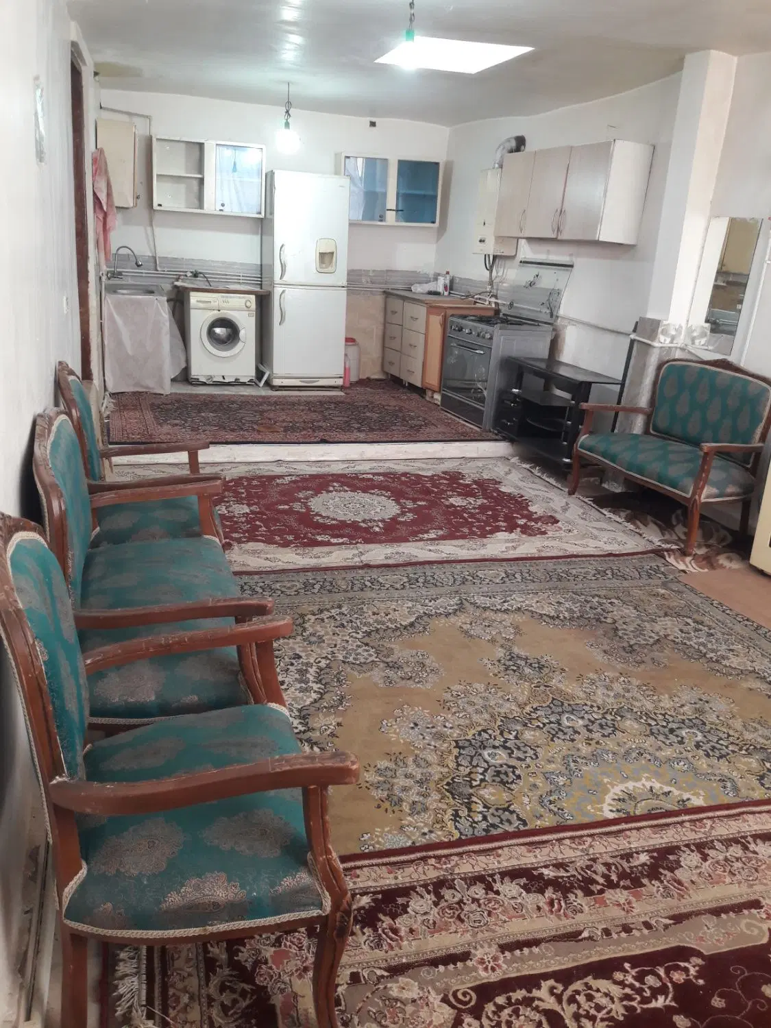 خانه ۲۳۰ متری دراکبرآباد باغ معروف
