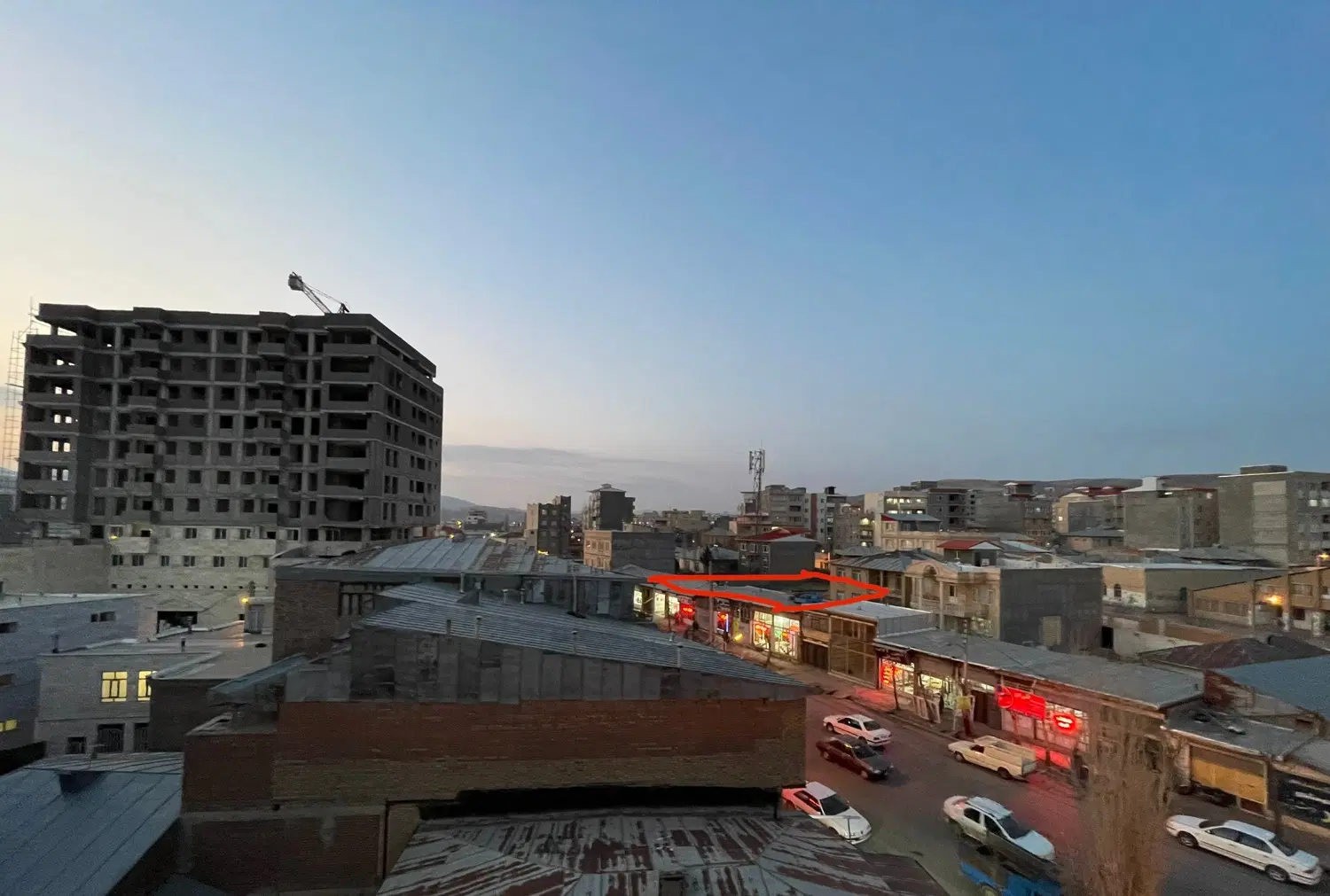 1037 متر خیابان ولیعصر تجاری و مسکونی
