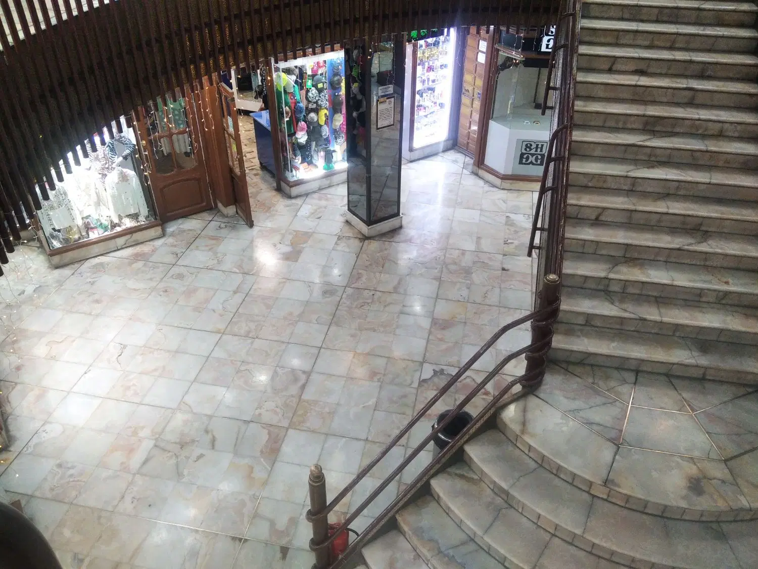 اجاره مغازه آبرسان خ امام